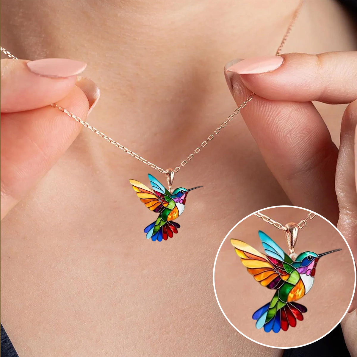 Manera | – Elegante Collar Colibrí de Colores